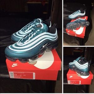 BRAND NEW WMNS VaporMax 97’